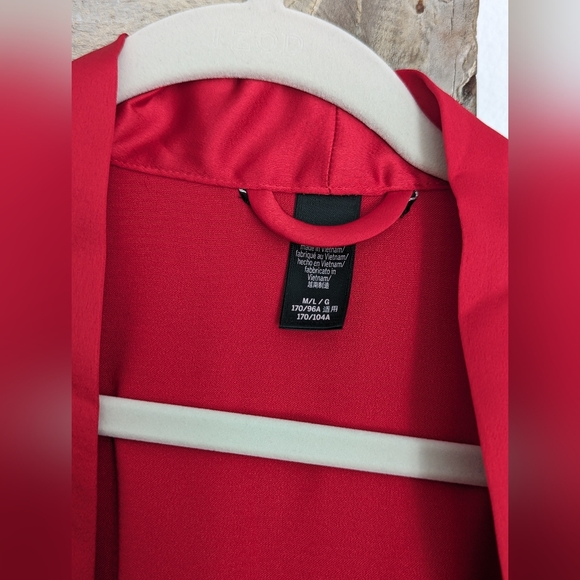 NWOT - Victoria's Secret Red satin robe M/L - Picture 6 of 10